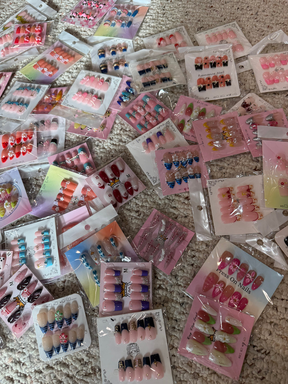 70 Sets Wholesale Trendy Press-On Nails – Almond & Square – $130
